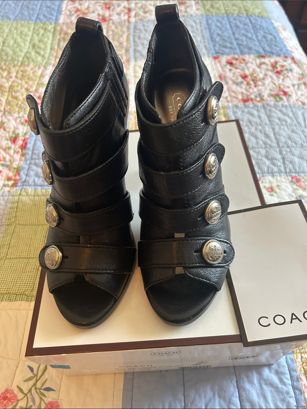Vintage Coach Pauline Brandie ankle boot

New in box - Picture 2 of 8
